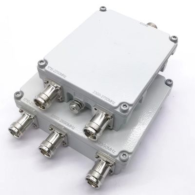 3 대역 낮은 PIM 결합기 600-2170 2500-2690 3400-4000MHz 4.3-10-F DIN-F 장비