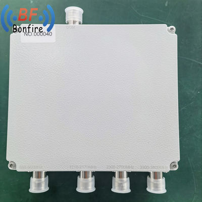 IP67 쿼드플렉서 698-960/1710-2170/2300-2700/3300-3800MHz 여성 커넥터 4.3-10