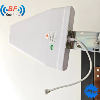 20dBi 듀얼 폴라라이즈드 2X2 MIMO 팩 패치 패널 5.8 GHz 안테나 698-4000MHz