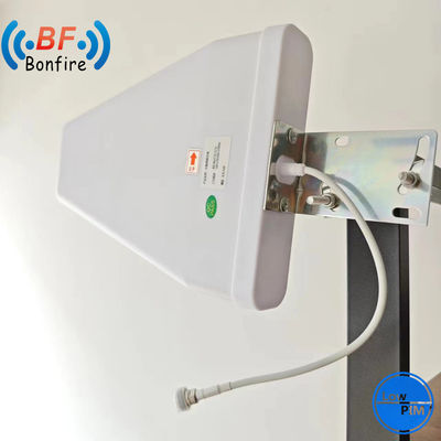 20dBi 듀얼 폴라라이즈드 2X2 MIMO 팩 패치 패널 5.8 GHz 안테나 698-4000MHz