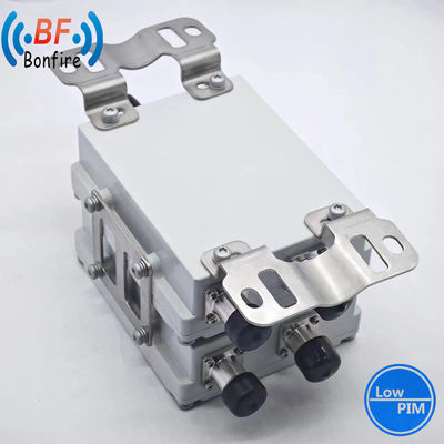 300W 4X2 하이브리드 커플러 컴바이너 1710-2170MHz 2300-2690MHz N-F for Ibs BTS Performance