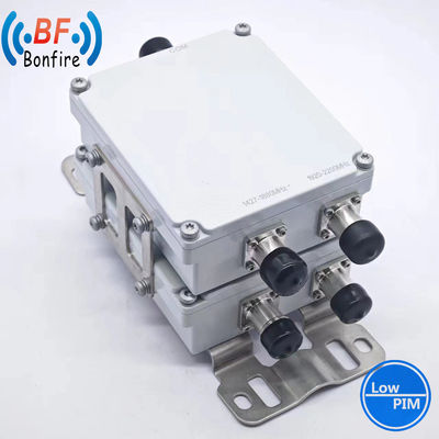 HLQ-XXXXX 1710-2170MHz 및 2300-2690MHz를 위한 실내/외부 IP65 쿼드플렉서 멀티플렉서