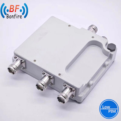 1710-2170MHz 2300-2690MHz 네트워크 커버리지용으로 낮은 PIM 조합 VHF UHF 밴드 듀플렉서