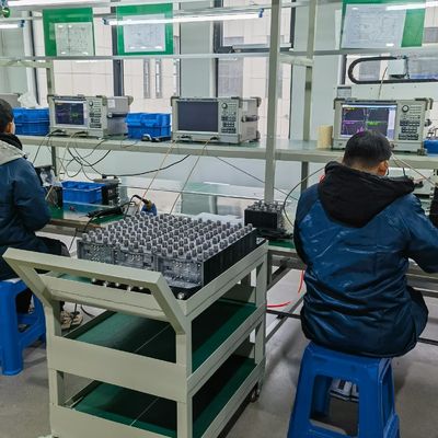 4.3-10 F 인터페이스 698-4000MHz 빌딩 내 통신 시스템용 전력 분산기