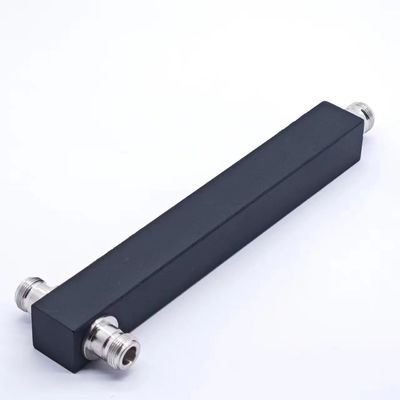 패키지 크기 22.00cm * 7.00cm * 4.00cm 고전력 N-F IP65 698-3800MHz 2중계 분할기