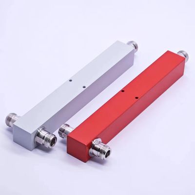 패키지 크기 22.00cm * 7.00cm * 4.00cm 고전력 N-F IP65 698-3800MHz 2중계 분할기