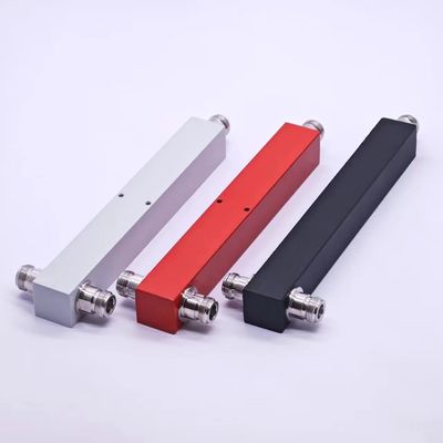 패키지 크기 22.00cm * 7.00cm * 4.00cm 고전력 N-F IP65 698-3800MHz 2중계 분할기