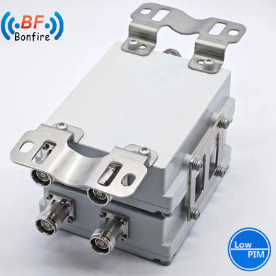 690-862/880-960/1427-3800MHz RF 결합기 -160dbc 200W 트리플렉서와 4310 여성 커넥터