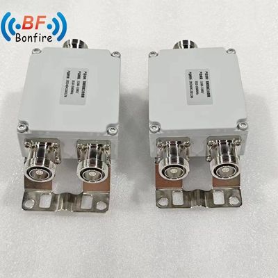 낮은 PIM -160dbc 듀얼 대역 결합기 2300-2400 2500-2700MHz DIN 여성 커넥터