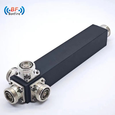 실내/외부 IP65 2400-6000MHz Dinf 4차원 고전력 광대역 반응 전력 분할기