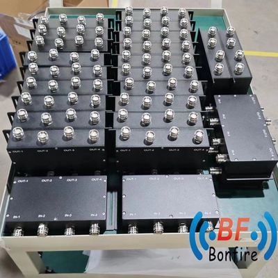 RF 조합기 698-3800MHz 광대역 4in4 3dB 하이브리드 커플러 N 성능으로 여성
