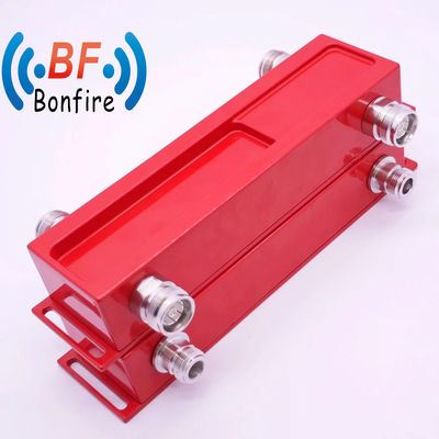 698-3800MHz 3dB 레드 컬러 하이브리드 커플러 4.3-10 여성 2 in 2 아웃 커블러 IP65 -160dbc