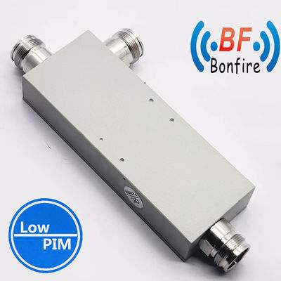 300W N 여성 실내/외부 IP65 낮은 Vswr 698-2700MHz 방향 결합 칸막이 결합