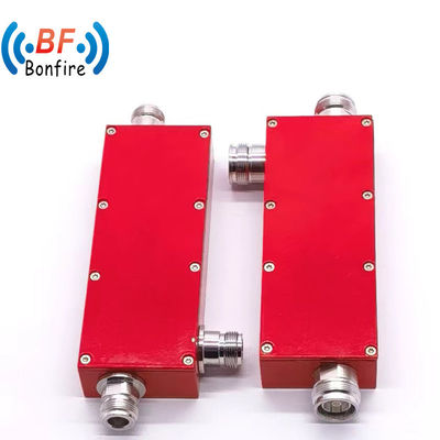 50 오메가 임피던스 고전력 30W 10dB 방향 결합기 2-18GHz 마이크로파 저 Vswr