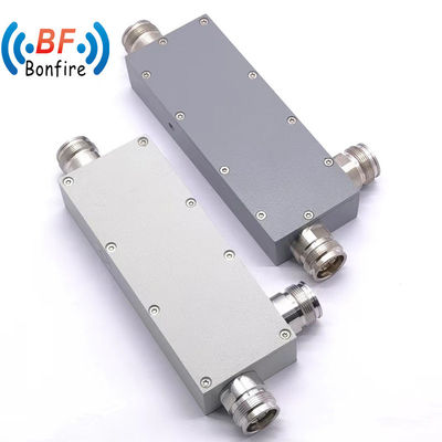 300W 0.3dB RF 낮은 삽입 손실 반응 하위티 방향 결합기 698MHz-3800MHz 25dB 결합 정도