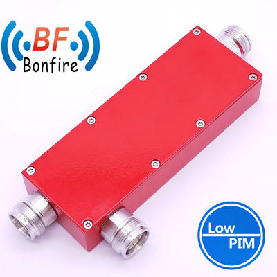 698MHz~3800MHz 주파수 범위 300W 0.44dB 낮은 삽입 손실 구멍 방향 결합기