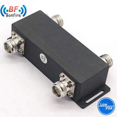 실내/외부 IP65 698-3800MHz 2X2 하이브리드 결합기 저 Pim -160dbc 2 in 2 아웃