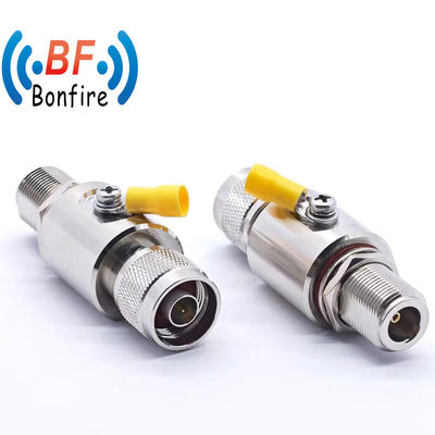 RF 듀얼 여성 케이블 커넥터 은색 SMA 잭에서 N 잭 방벽 번개 체포 전압 보호기 698-3800MHz