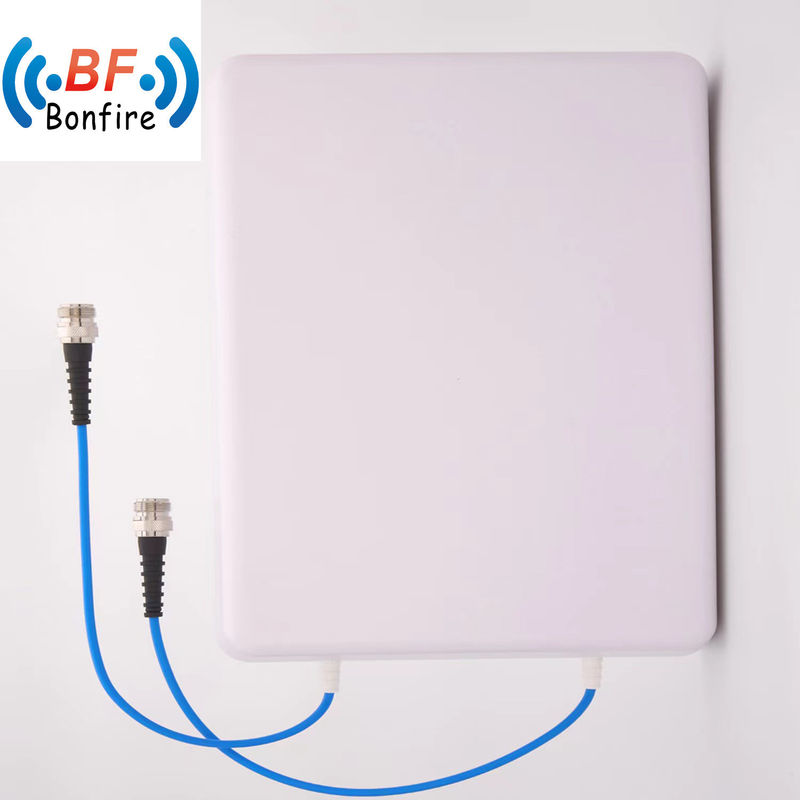 4.3-10-F X2 커넥터 타입 MIMO 방향 패널 안테나 실내용 698-4000MHz