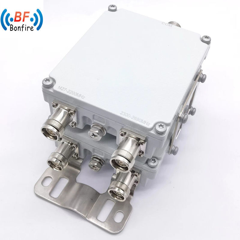 4G LTE 네트워크용 듀얼 밴드 로우 픽 컴바이너 698-960MHz 1710-2700MHz 4.3-10-F DIN-F