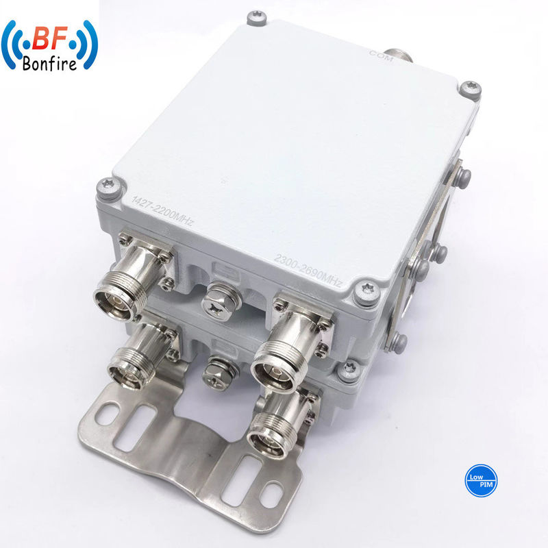 듀얼 컴바이너 698-960/1920-2170 MHz N-여성 4.3-10 여성 디플렉서 컴바이너 빨간색 2.610kg