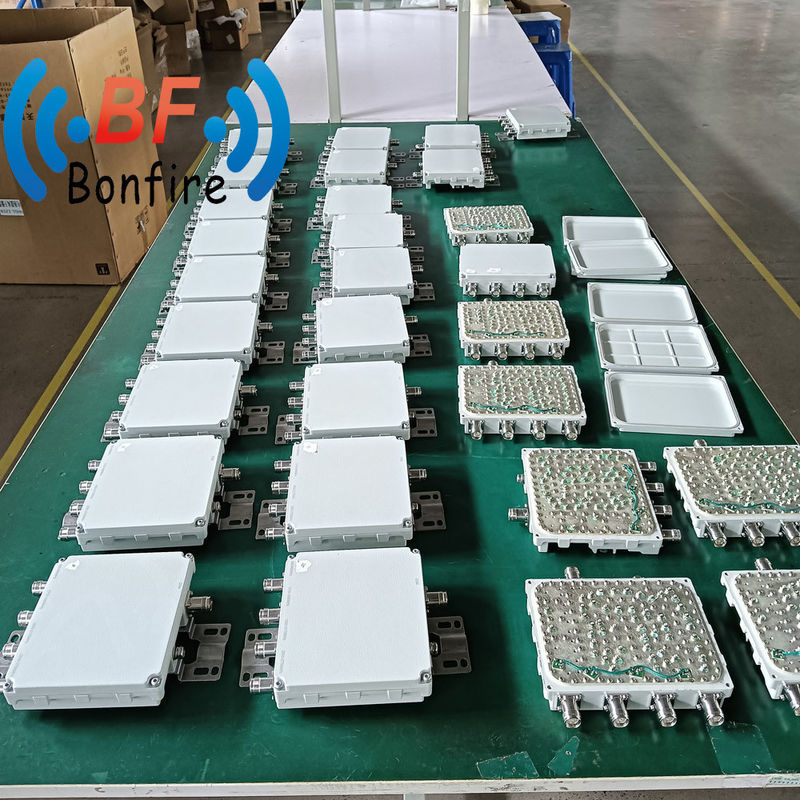 1710-2700MHz RF 로우 피임 쿼드플렉서 실내 멀티플렉서 쿼드 밴드 조합기 4.3-10 여성
