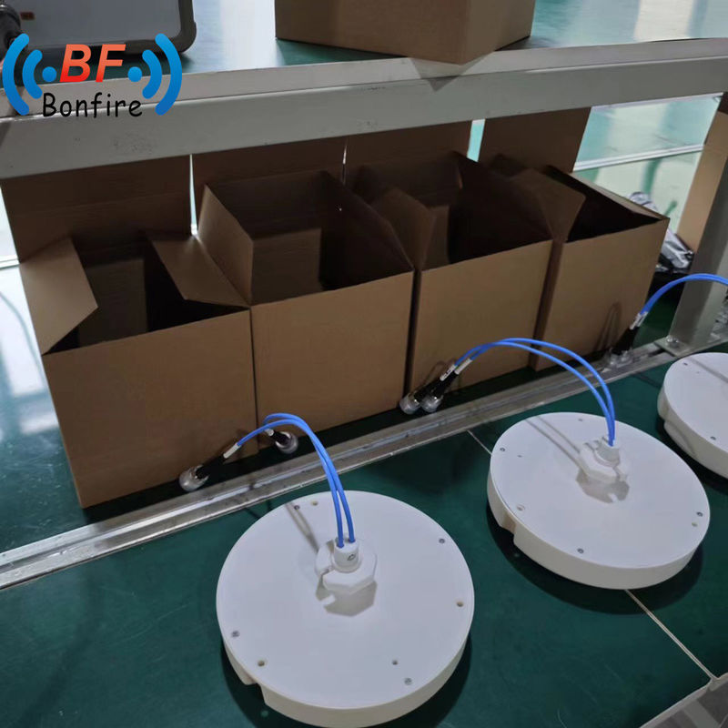 실내 고가인 4*4 MIMO RFID 장거리 패널 안테나 60° 1710-2700 3300-4000MHz 2km