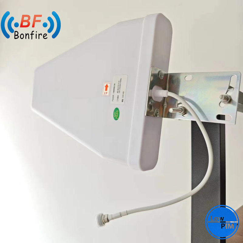 698-4000MHz 좁은 빔 와이어 안테나