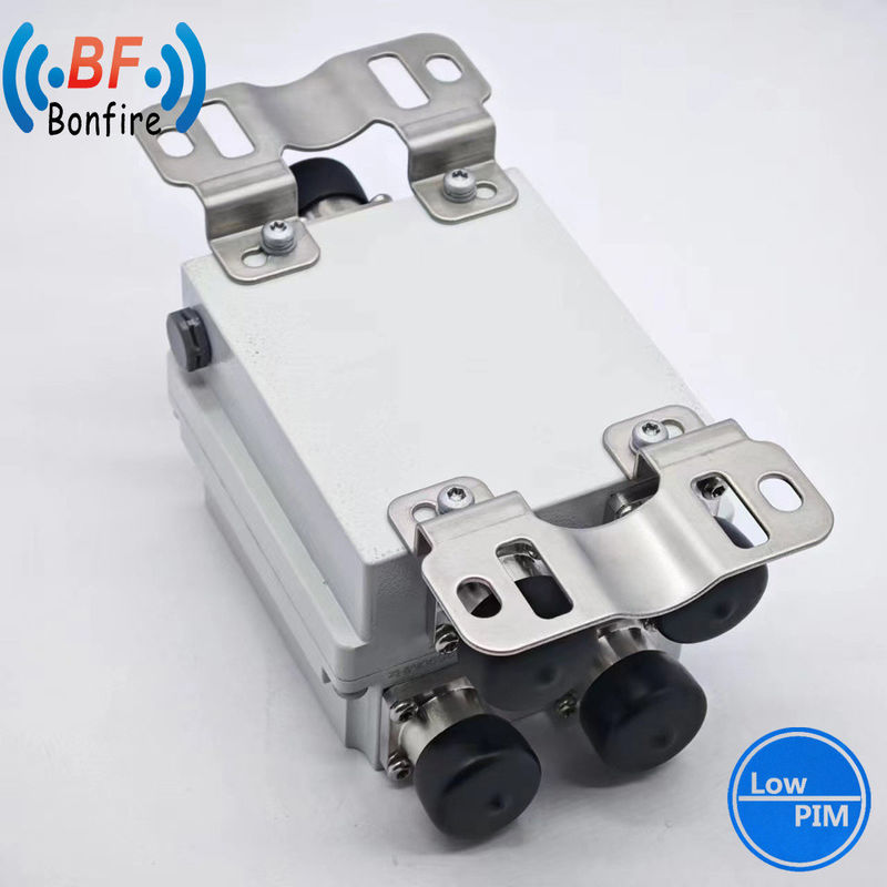 UHF 1710-2170MHz 2300-2690MHz 송신기 로우 피임 컴바이너 RF 컴바이너 N 여성형 100W