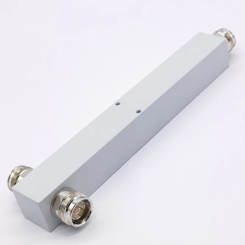 울트라 와이드밴드 2 차원 로우 핑 반응성 고전력 스플리터 698-4200MHz 4.3-10f Ibs/Das