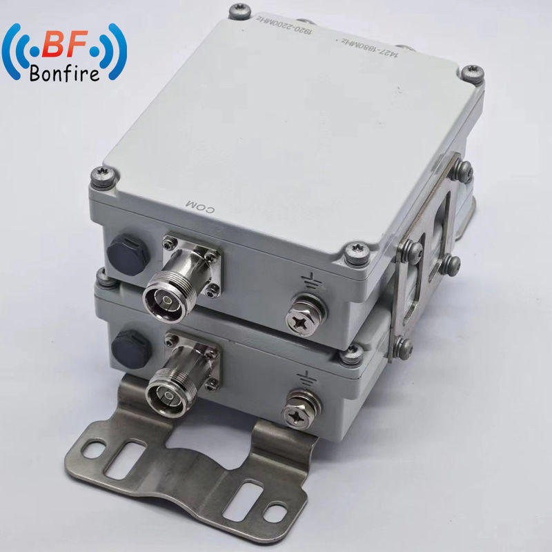 RF 디플렉서 1710-1880 1920-2170 2300-2400 2500-2700MHz RF 트리플렉서 3차원 수동 결합기