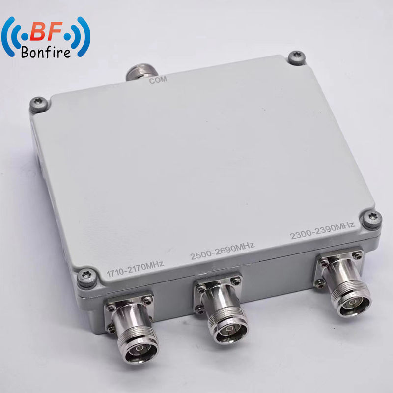1710-1880 1920-2170 2300-2400 2500-2700MHz를 위한 40W 로우 피임 쿼드 밴드 컴바이너
