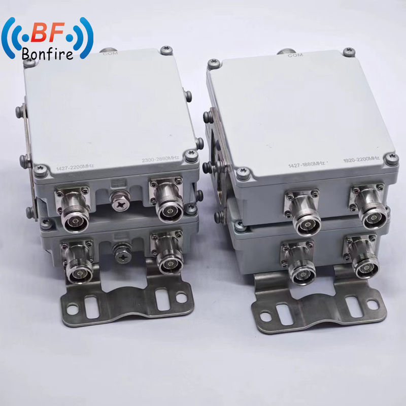 디플렉서 RF 트리플렉서 컴바이너 200W 낮은 핑 4.3-10 여성 패키지 총 무게 1.500kg
