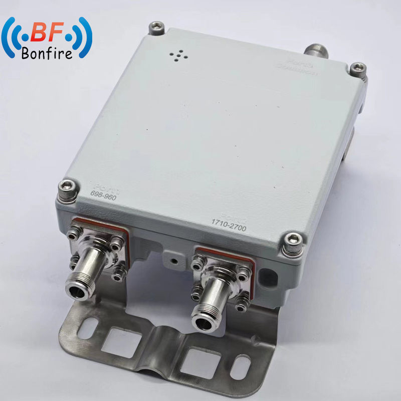 1710-2170MHz 2300-2700MHz 트리플렉서 로우 핑 -160dbc RF 디플렉서와 4.3-10-F 커넥터