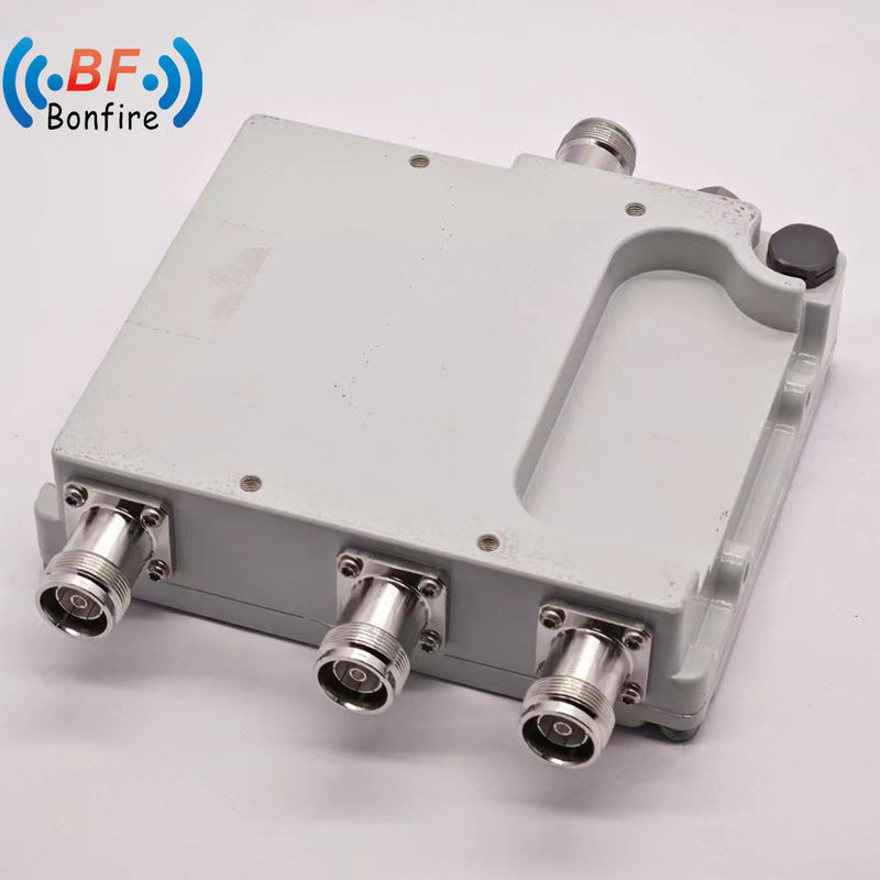 회색/붉은/검은 트리플렉서 698-960 1710-2170 1920-2710 2300-2400 2500-2700MHz RF 디플렉서 DAS IBS용 듀얼 밴드 조합기