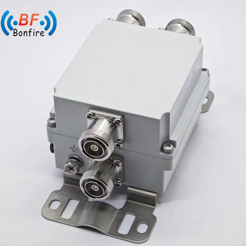 4.3-10f DIN-F 인터페이스 5g 시장용 트립렉서 조합기 300W 1920-2170 2300-2400 2500-2700mhz 낮은 Pim