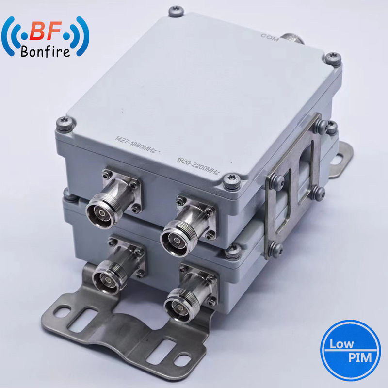 RF 트리플렉서 디플렉서 컴바이너 1710-1880 1920-2170 2300-2400 2500-2700MHz 단일 4.3-10f -160 Dbc IP67