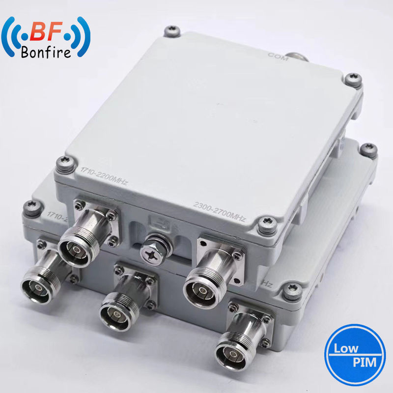 오리지널 레드 3 웨이 UHF 컴바이너 2500-2700MHz 쿼드 밴드 컴바이너 트리플렉서 RF 디플렉서