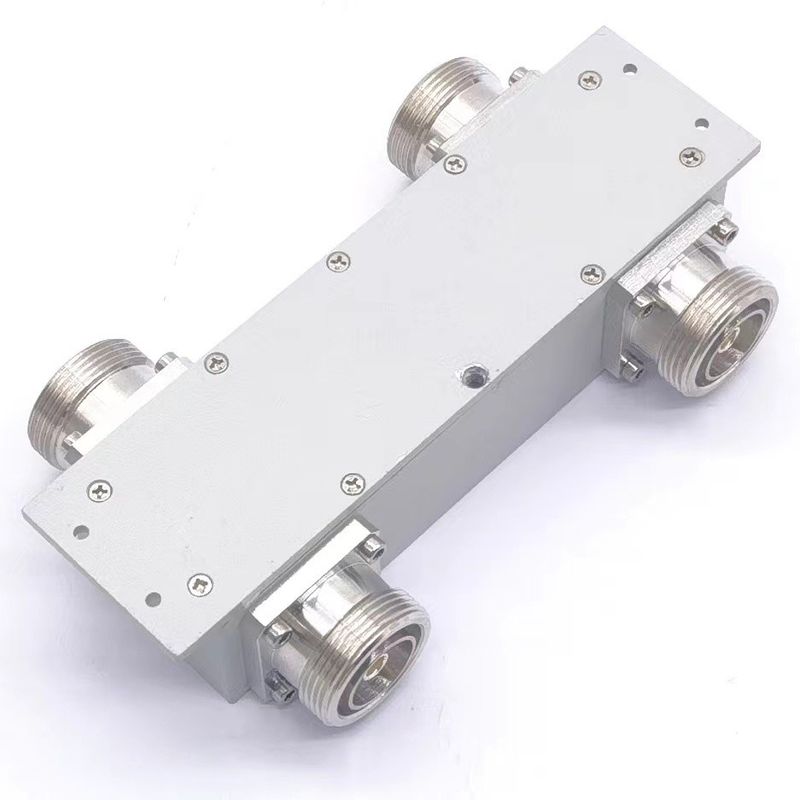 DQ-0738-223301 하이브리드 컴바이너 2 in 2 out 698-3800MHz DIN-F 패키지 총 무게 2,000kg