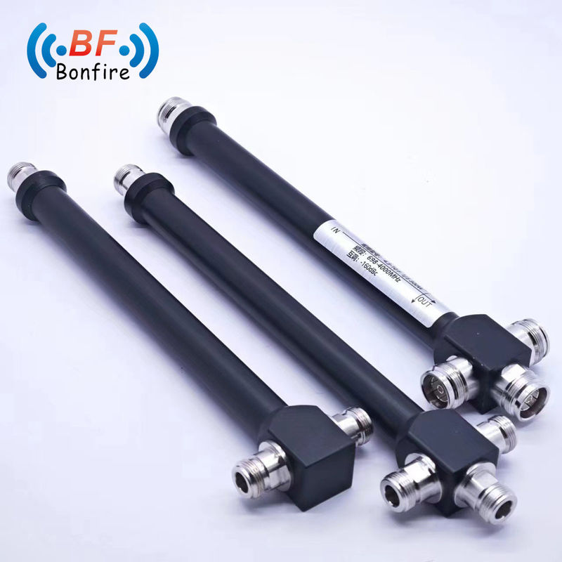 IP65 실내/외부 RF 멀티밴드 스플리터 617-4000MHz 2 차원 전력 스플리터 분기기