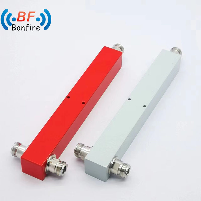 GFQ-XXXXXX 기지 스테이션용 전력 분할기 2 차원 맞춤형 50W SMA 여성 698-3800MHz
