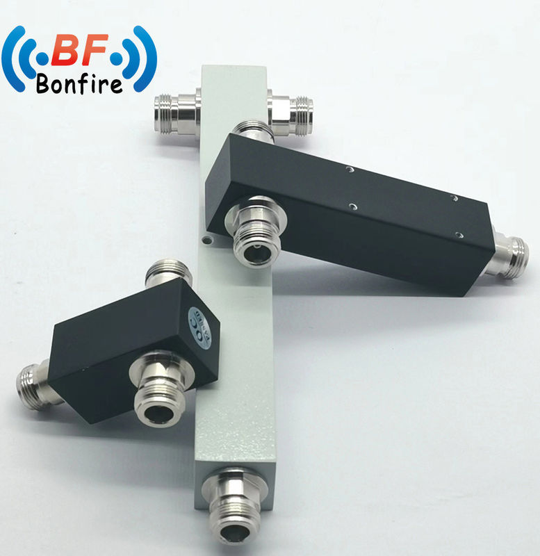300W 350-3800MHz N 여성 커넥터와 함께 3 차원 전력 분할기 실내/외부 IP65