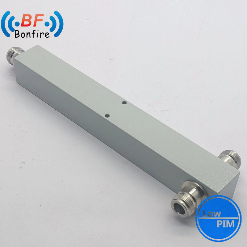 2 차원 전력 분산기 0.6-6GHz 50W N SMA 여성 통신 패키지 총 무게 0.510kg