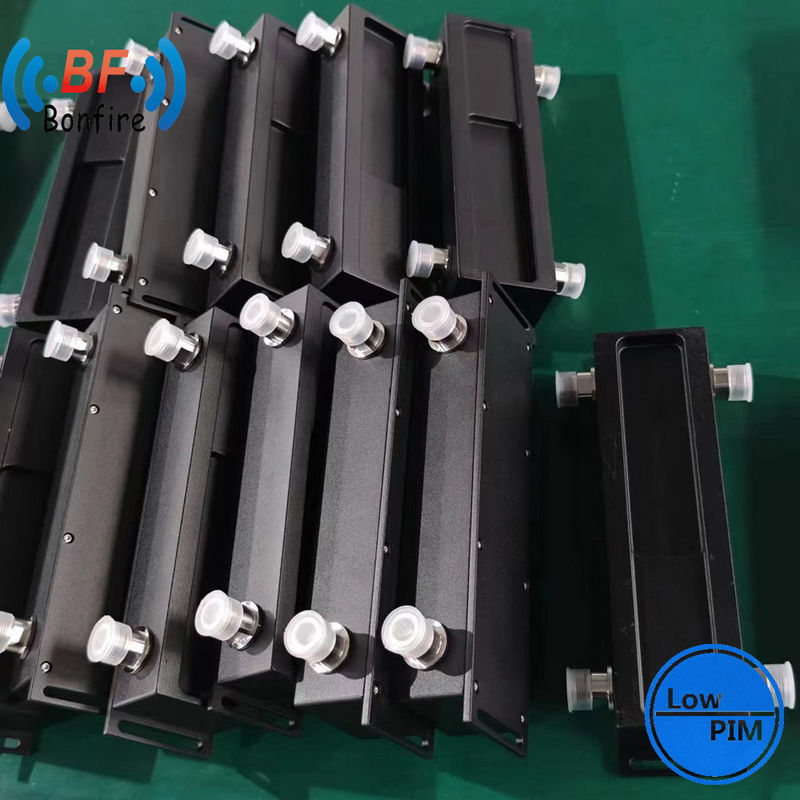 하이브리드 컴바이너 5G 제품용 2X2 RF 커플러 698-4000MHz N 여성 광 주파수 범위