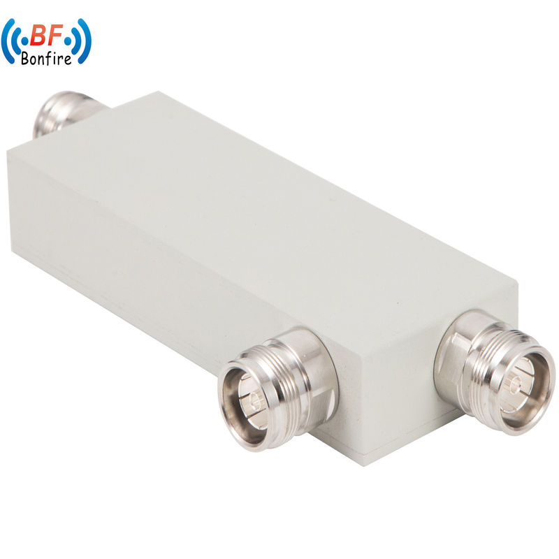 555-6000MHz 13/15/20dB 30dB RF 방향 결합기 홀리 결합기 0.200kg의 낮은 Pim