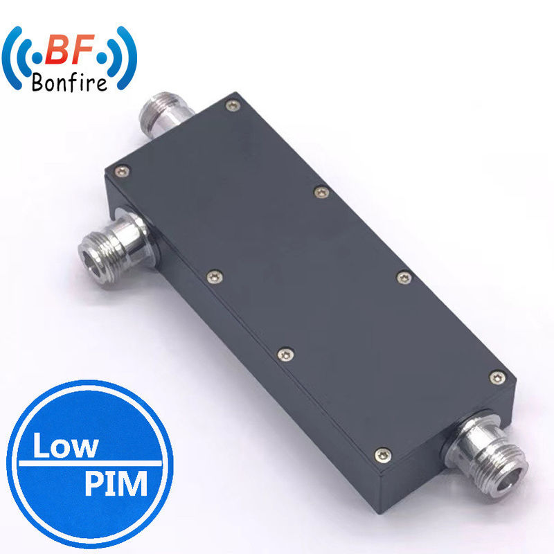 300W 낮은 삽입 손실 구멍 방향 결합기 698MHz-3800MHz 15dB 30dB RF 결합기 정도