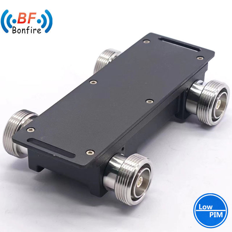 실내/외부 IP65 698-3800MHz 2X2 하이브리드 결합기 저 Pim -160dbc 2 in 2 아웃