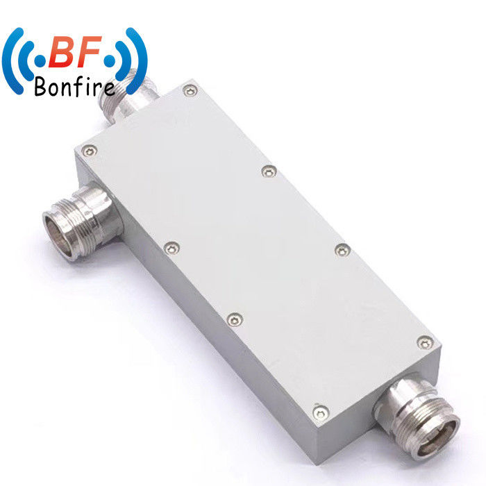 300W 1.47dB 손실 구멍 RF 방향 결합기 698MHz-3800MHz에 대한 7dB 결합도