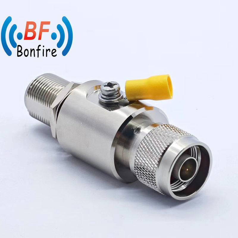 RF 듀얼 여성 케이블 커넥터 은색 SMA 잭에서 N 잭 방벽 번개 체포 전압 보호기 698-3800MHz