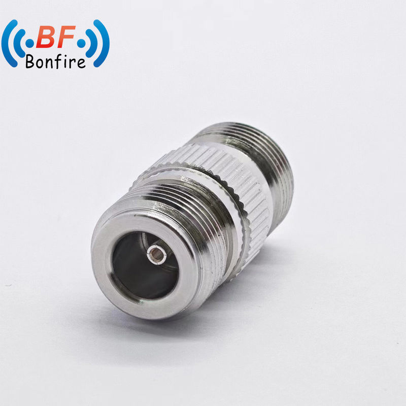 DC-4GHz 저손실 RF 커넥터 통신부 4.3-10 여성에서 N 여성 -155dbc 0.040kg